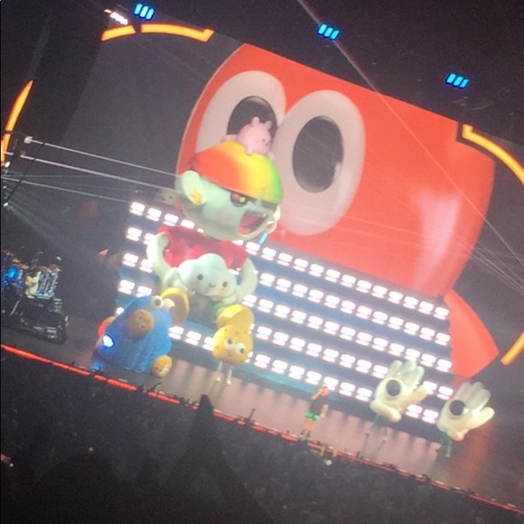 J Balvin X FriendsWithYou Tee - Picture 2 of 9